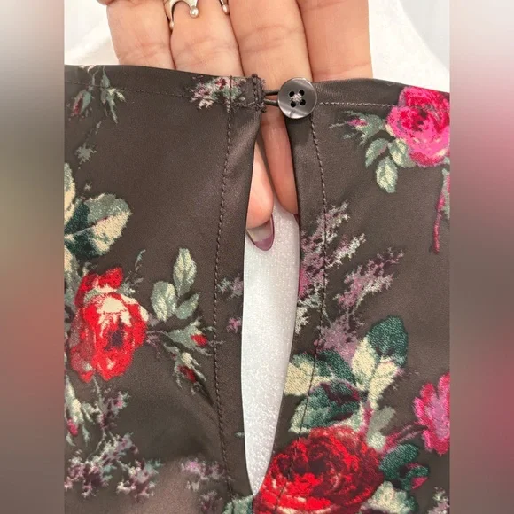 GAP Womens Satin Floral Long Sleeve Dress - Brown with Pink & Red Roses Size S - Picture 6 of 10